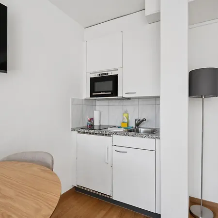 Appartement Charming In The Center - Crown 23 Zürich