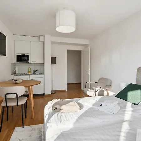 Appartement Charming In The Center - Crown 23 *