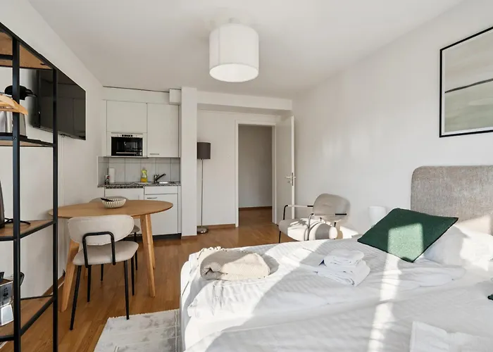 Appartement Charming In The Center - Crown 23 *